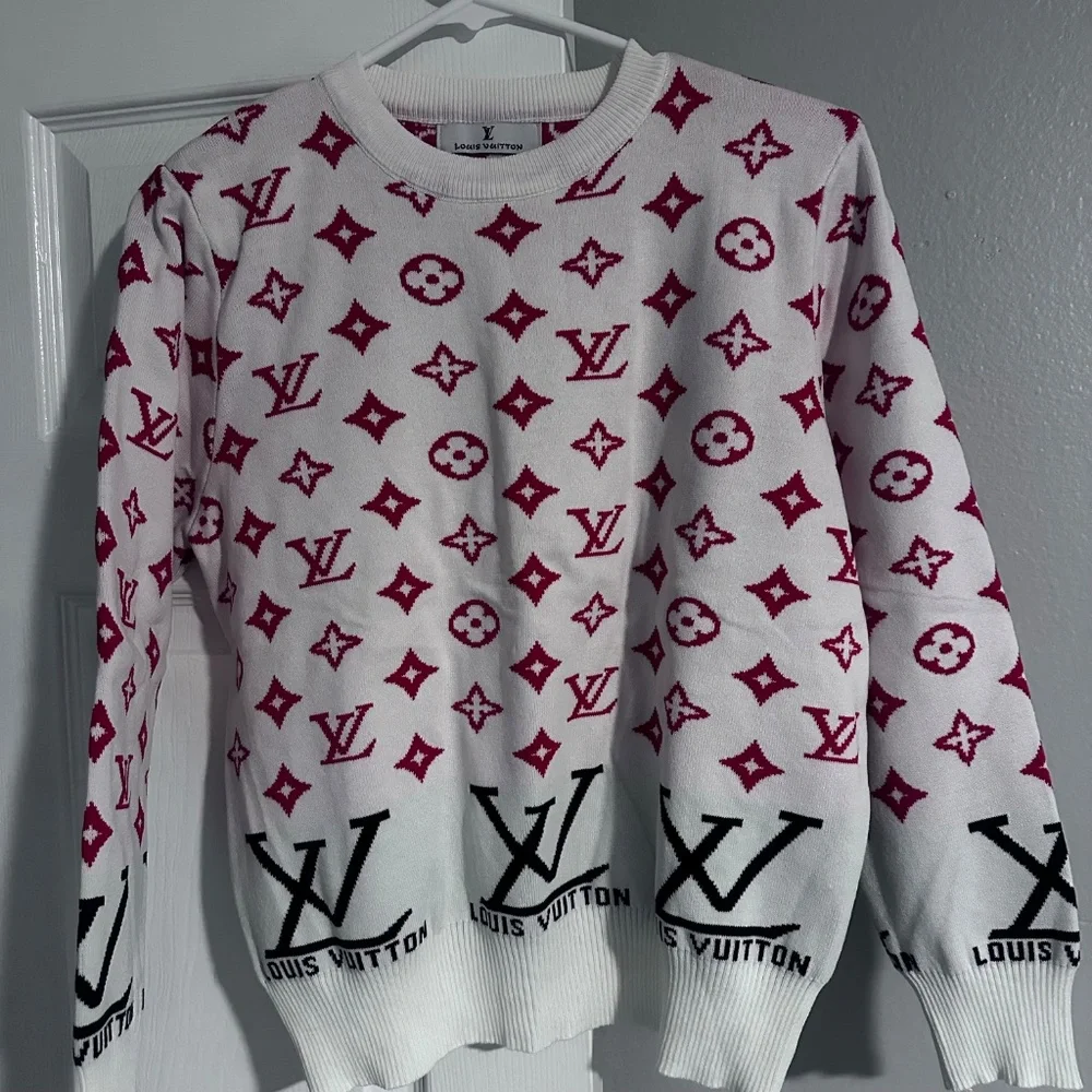 Sweaters - Picture 6 of 11
